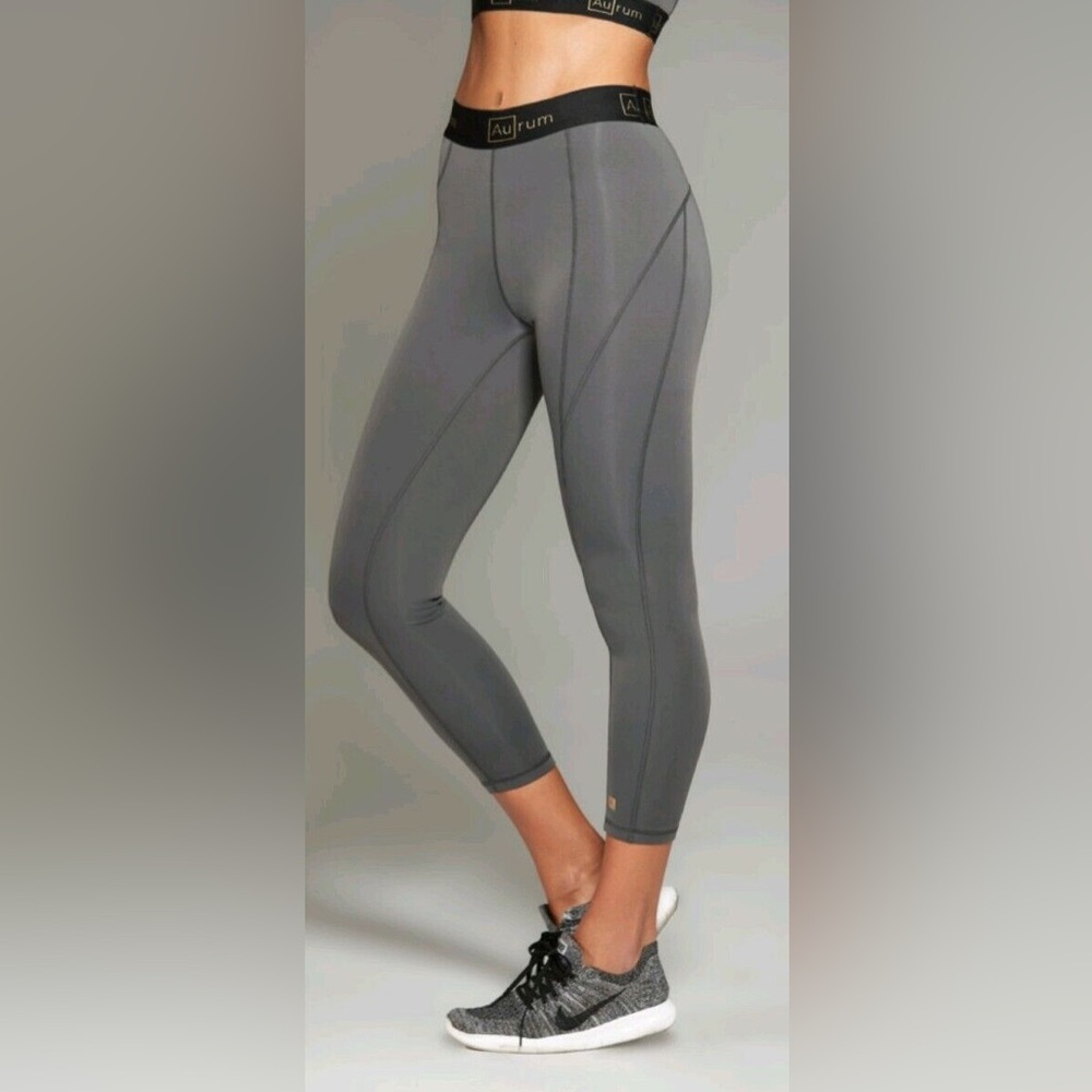 AuRum Gray Women's Performance Leggings